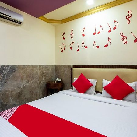 Oyo 24196 Hotel Shreenath Palace Ujjain Exterior photo